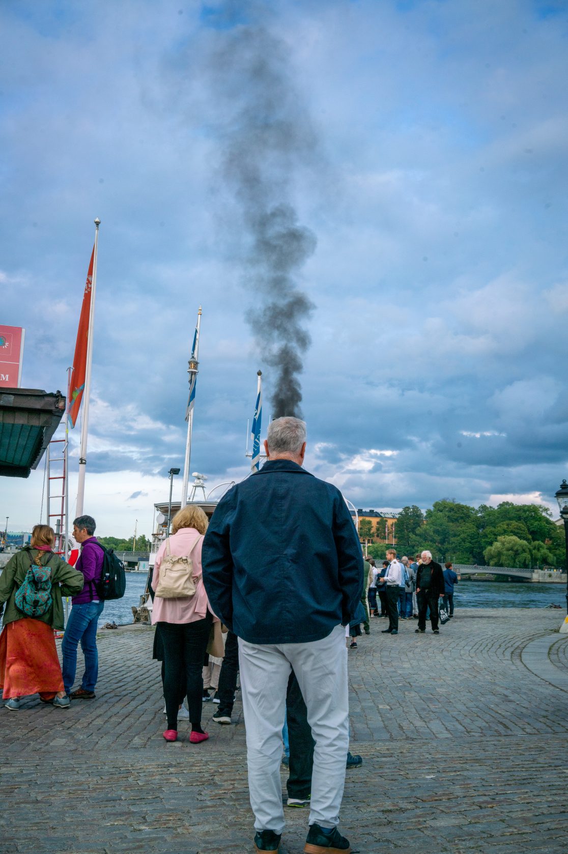 WEARECREATORS-Johan-Tappert-Smoke